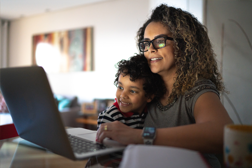 parent-toddler-laptop